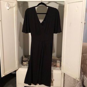 V neck short sleeve little black knit dress